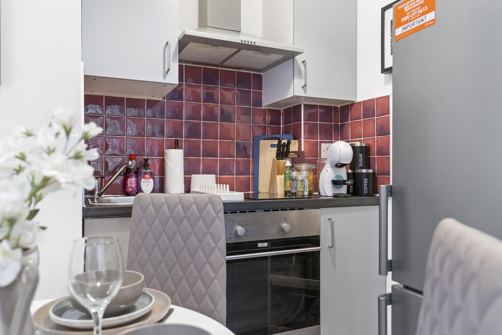 Affordable 2bed And 3bed In E14 *