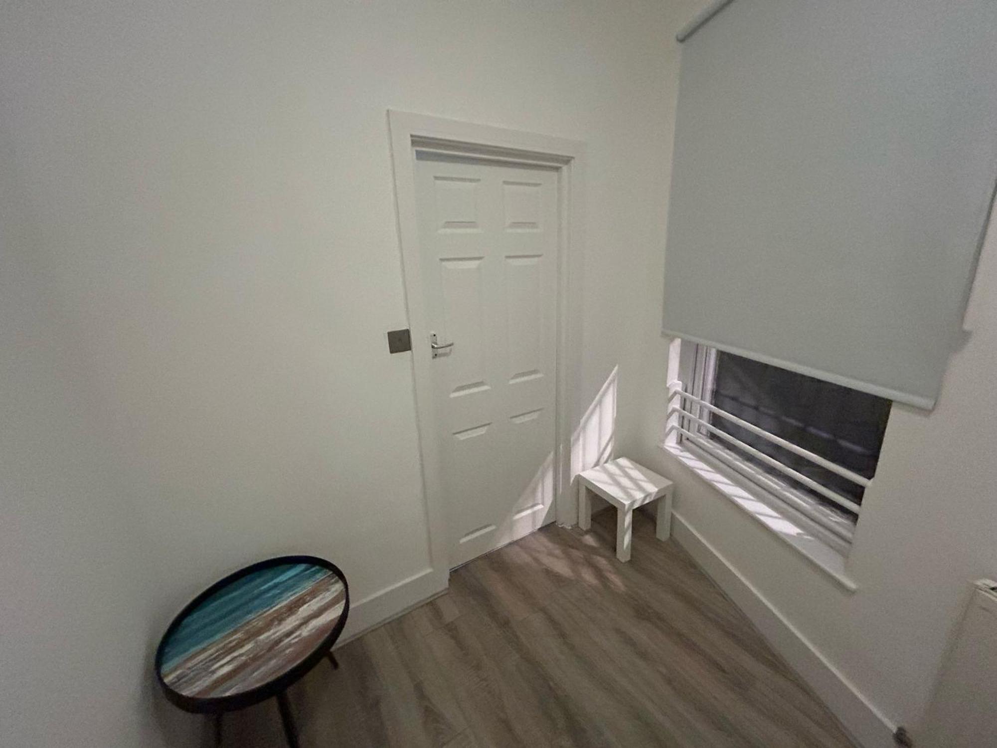 Affordable 2bed And 3bed In E14 *