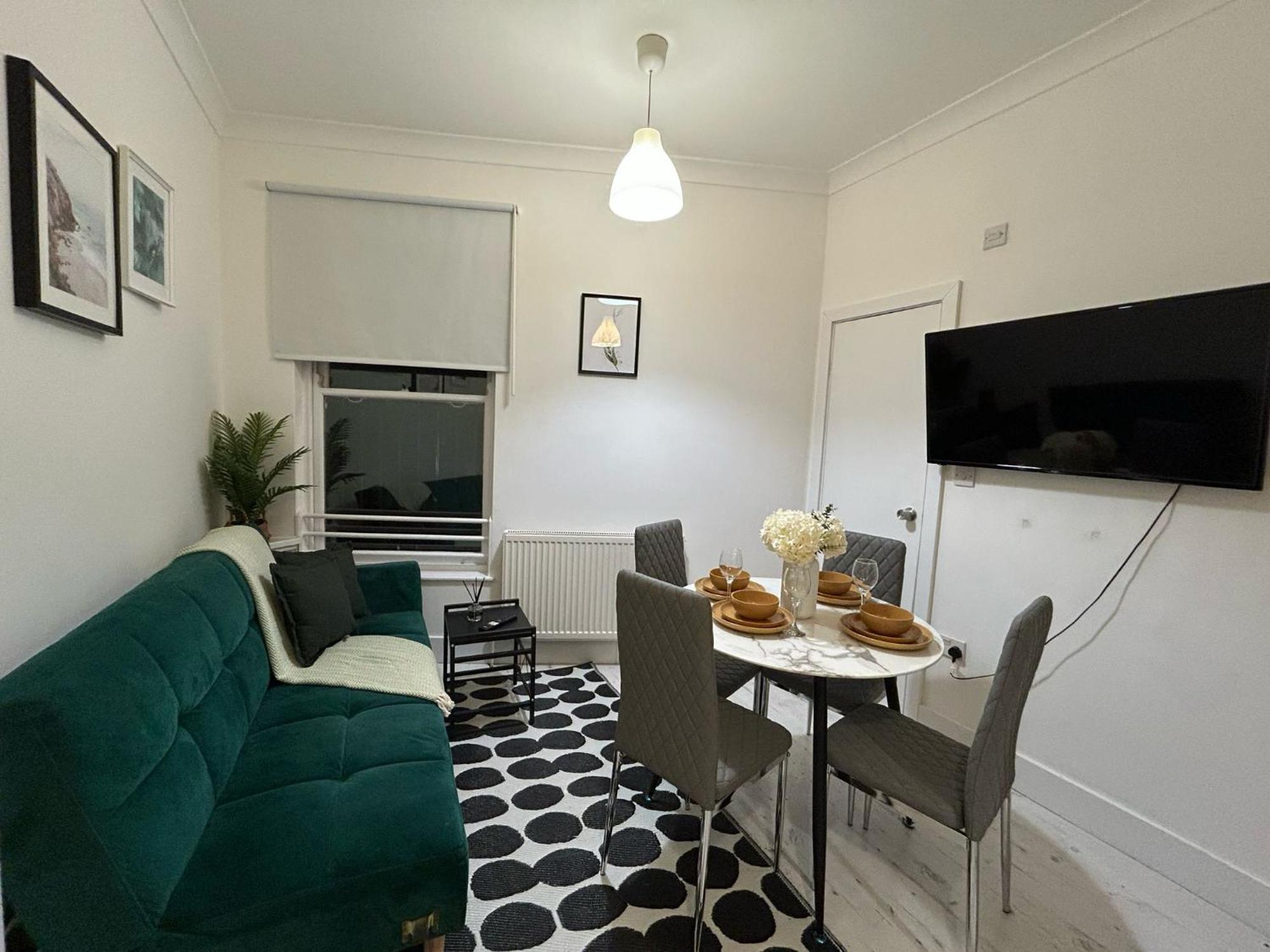 Affordable 2bed And 3bed In E14 * Londres